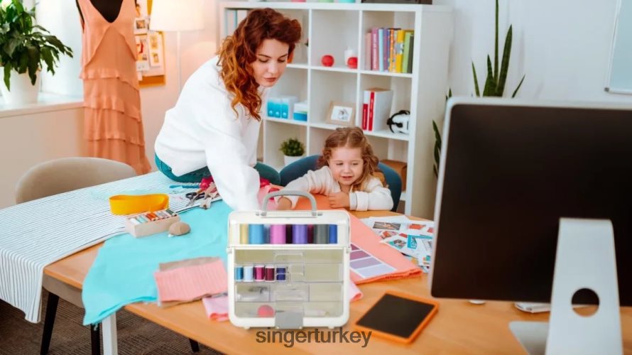 Aksesuarlar SINGER Stitch-it-goes klasik renklerle 224 parçalı dikiş ve el işi saklama seti JV020L95